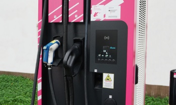 CLIQ® access control simplifies the management of technicians for a network of electric vehicles charging stations